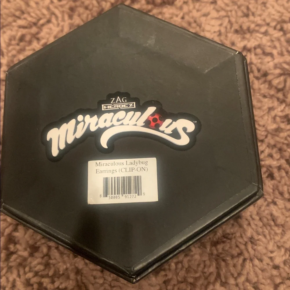 Darling Lady Bug earrings from Miraculous: Tales of Lady Bug and Cat Noir. - Picture 6 of 7